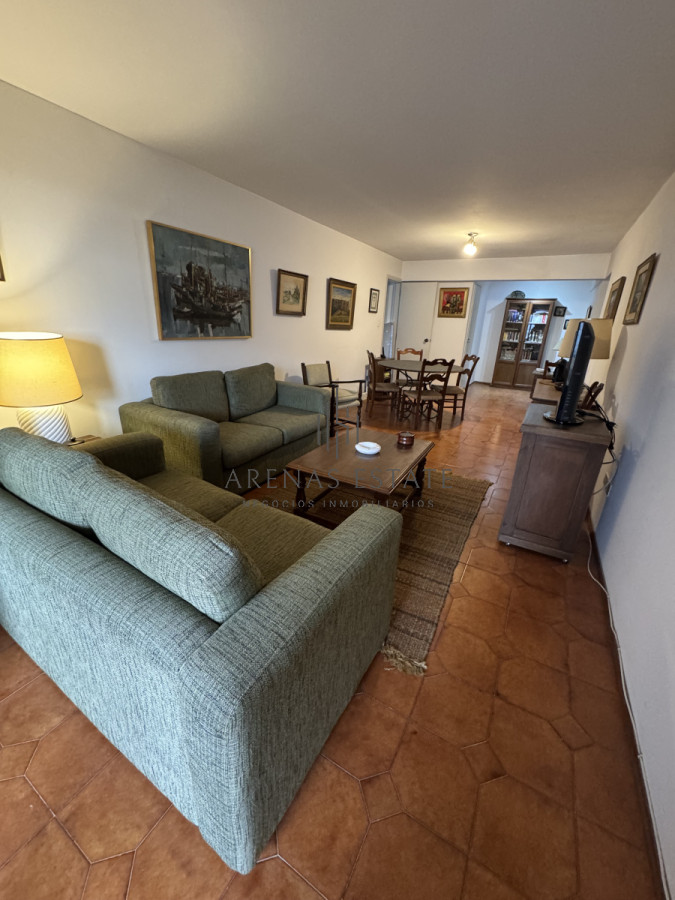 Apartamento ID.3767 - Apartamento en venta de 3 dormitorios en primera linea de playa mansa 