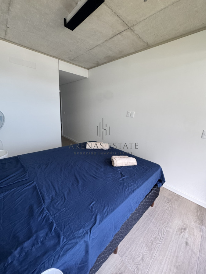 Apartamento ID.4144 - Apartamento de dormitorios en venta en Punta del Este, primera linea 