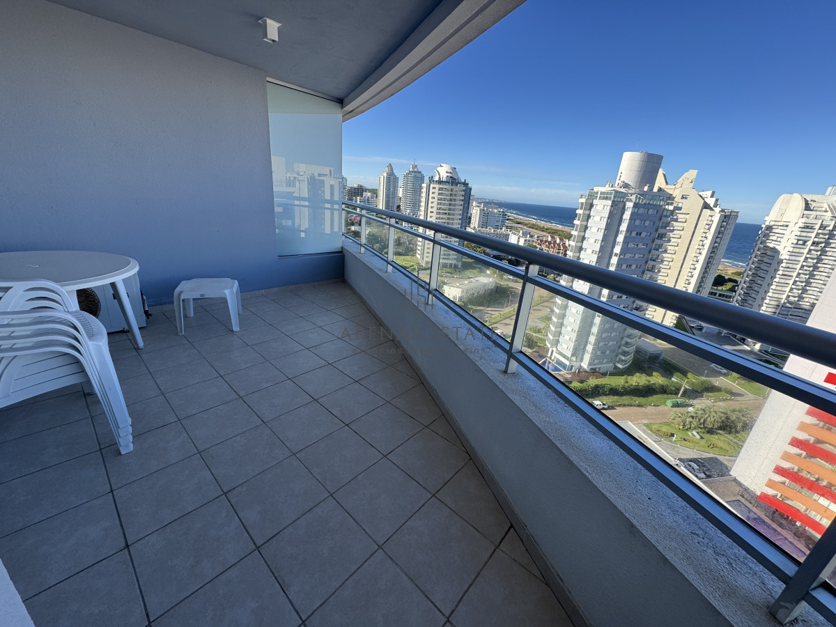 Apartamento ID.3700 - Apartamento de 3 dormitorios en venta en Punta del Este