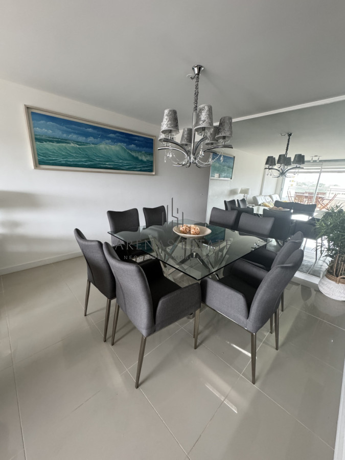 Apartamento ID.3124 - Apartamento de 3 dormitorios en venta en Punta del Este