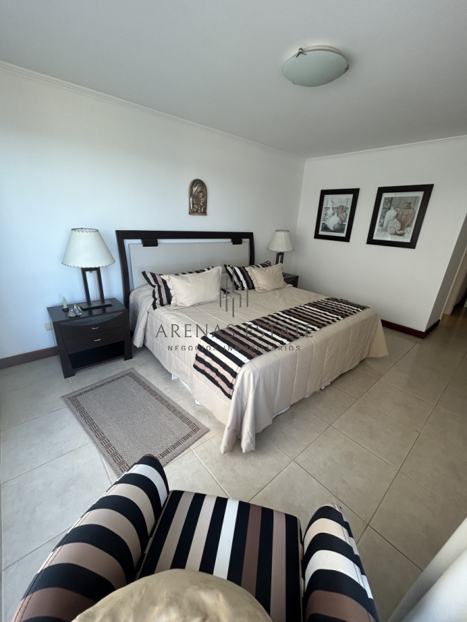 Apartamento ID.2029 - Excecpcional apartamento de 3 dormitorios en vena en Punta del Este , zona Brava 
