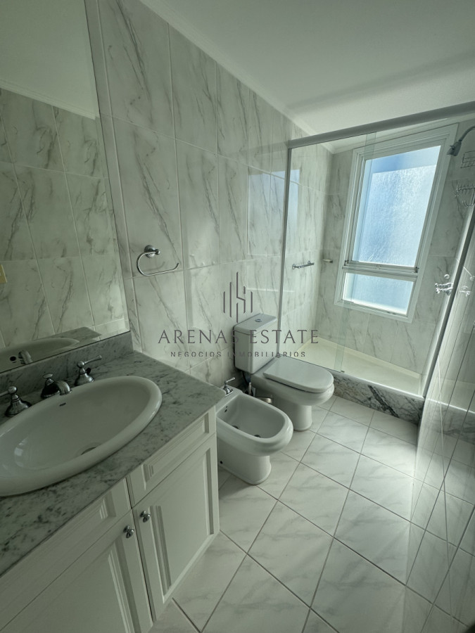 Apartamento ID.3682 - Apartamento en venta en primera linea de playa mansa 