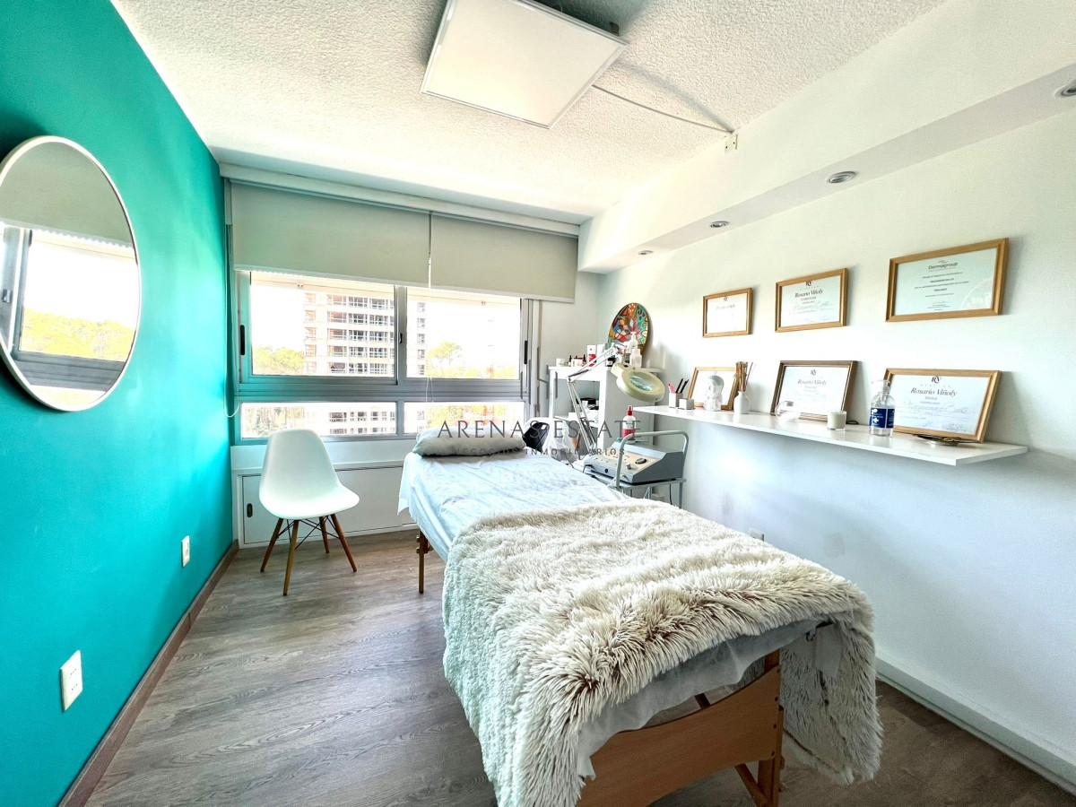 Apartamento ID.2340 - Apartamento en venta de 3 dormitorios en Roosevelt , Punta del Este 