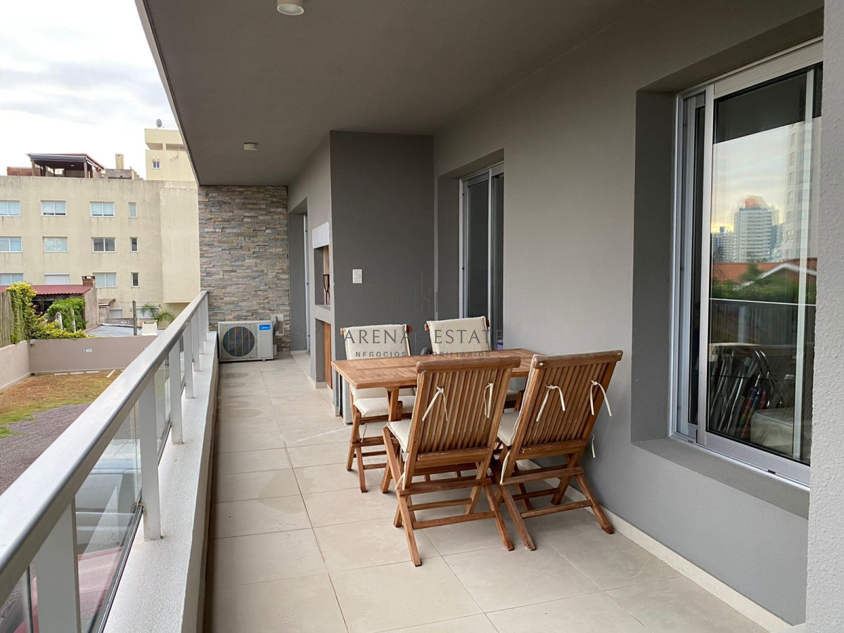 Apartamento ID.2279 - Apartamento en venta de 3 dormitorios en venta en Punta del Este