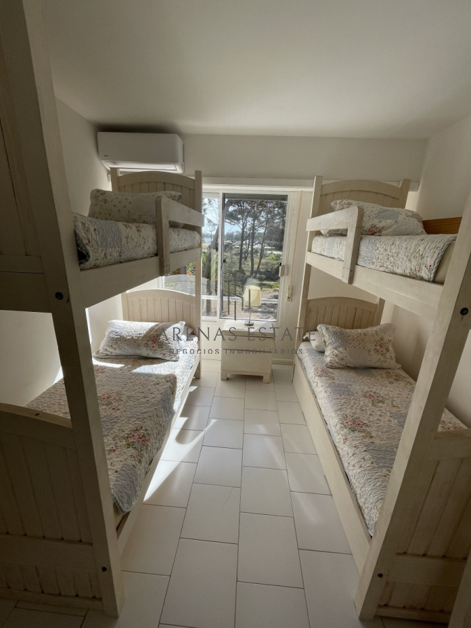 Apartamento ID.1612 - apartamento de dos dormitorios y servicio en zona Brava, Punta del Este