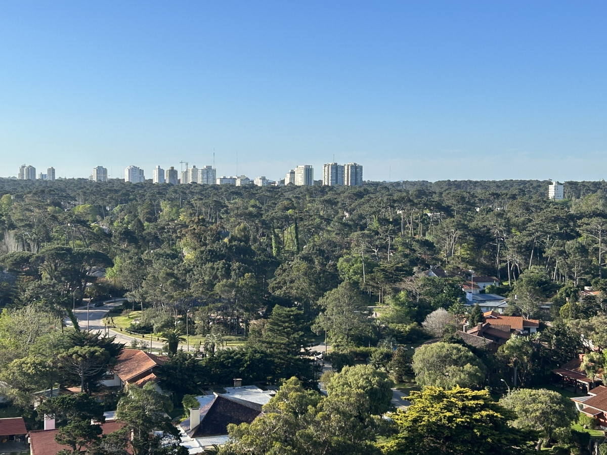 Apartamento ID.1949 - Apartamento de 3 dormitorios y servicio en Punta del este 