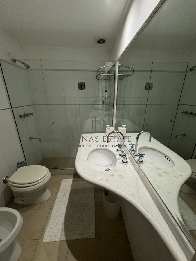 Apartamento ID.3226 - Apartamento en venta de 3 dormitorios en Punta del Este 