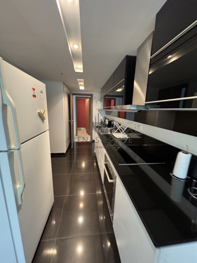 Apartamento ID.3699 - Apartamento en venta  de 3 dormitorios y servicio  en zona Brava 