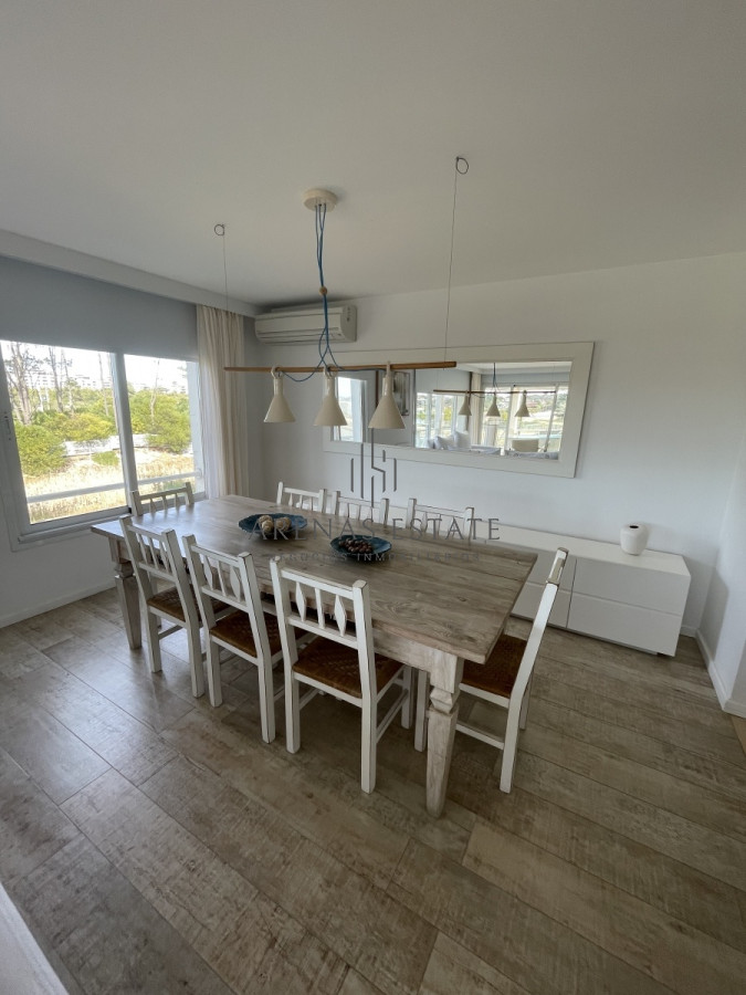 Apartamento ID.1610 - Apartamento de 3 dormitorios con vista al mar , en Brava Punta del Este 