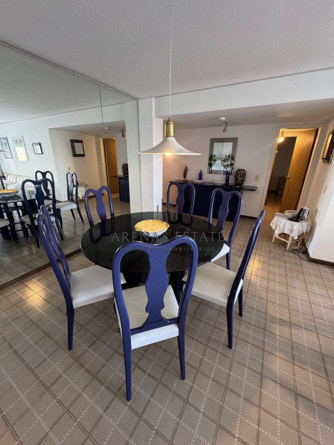Apartamento ID.4032 - Apartamento de 2 dormitorios en venta en Punta del Este