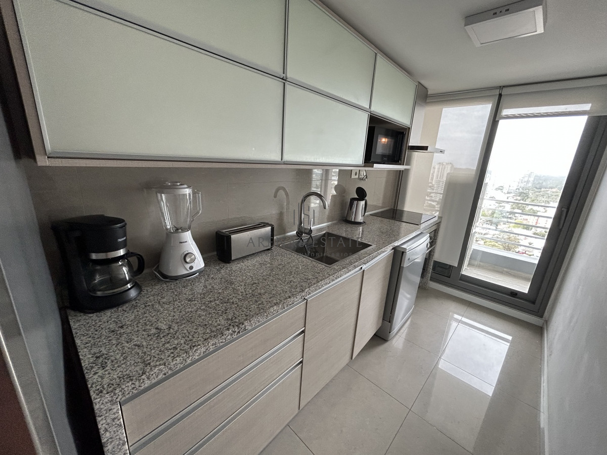 Apartamento ID.1759 - Impresionante apartamento de 3 dormitorios y servicio , Punta del Este