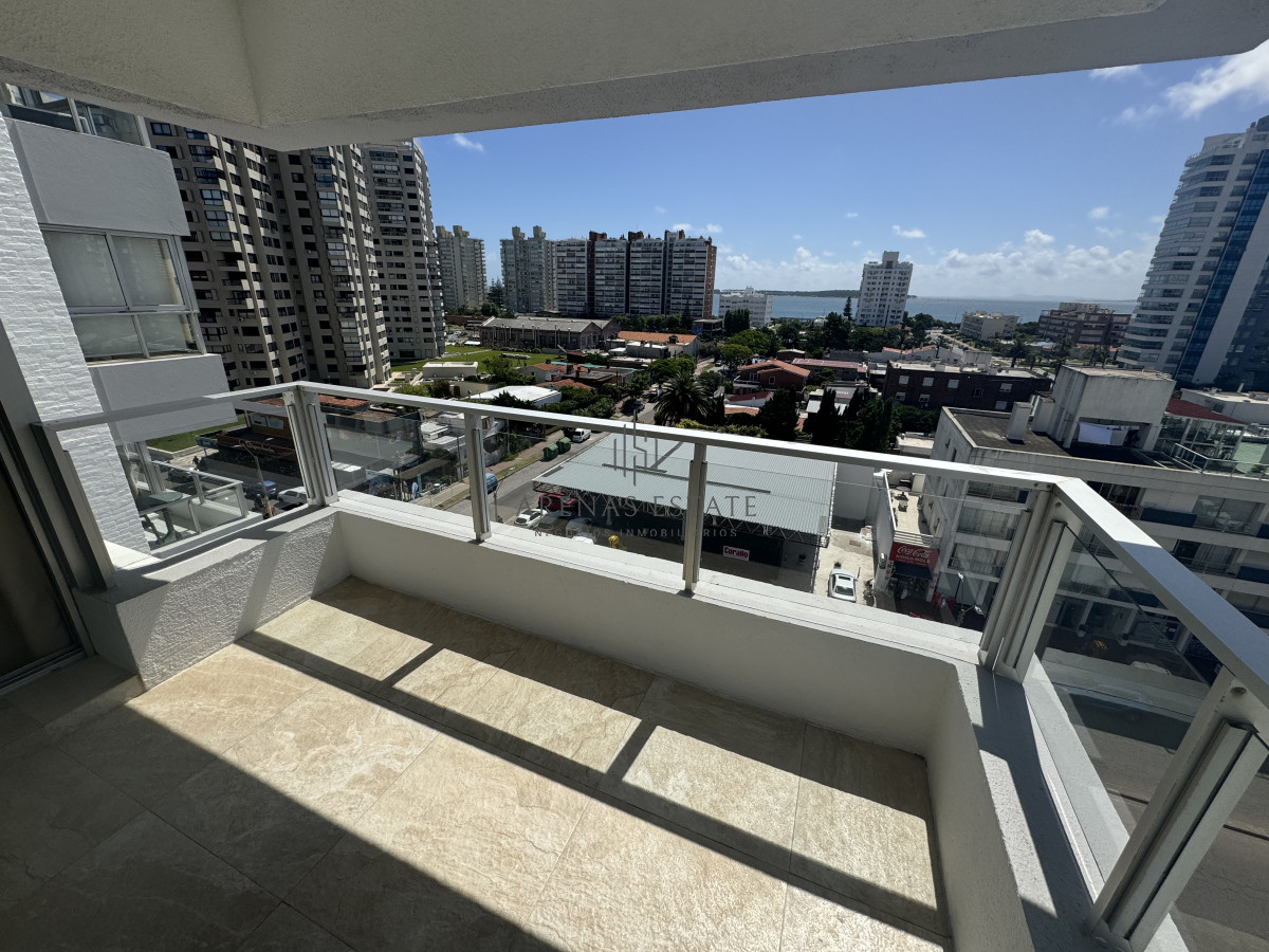 Apartamento ID.2343 - Apartamento en venta de 3 dormitorios en Aidy Grill , Punta del Este 