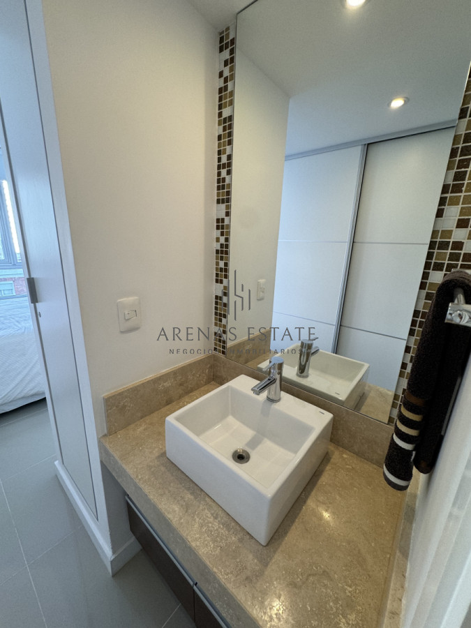 Apartamento ID.3244 - Apartamento de 2 dormitorios en venta en Punta del Este 