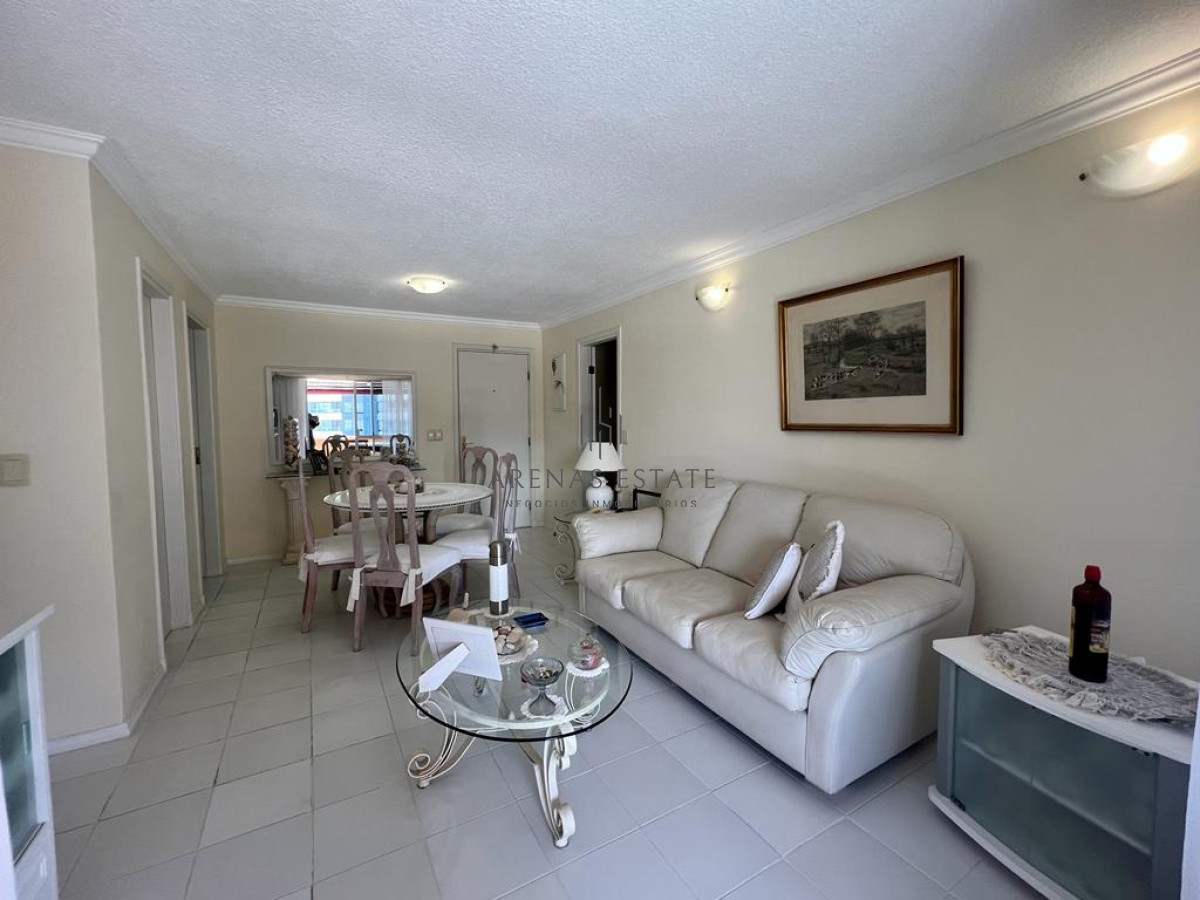 Apartamento ID.2782 - Apartamento en venta de 1 dormitorio y medio en Punta del Este 