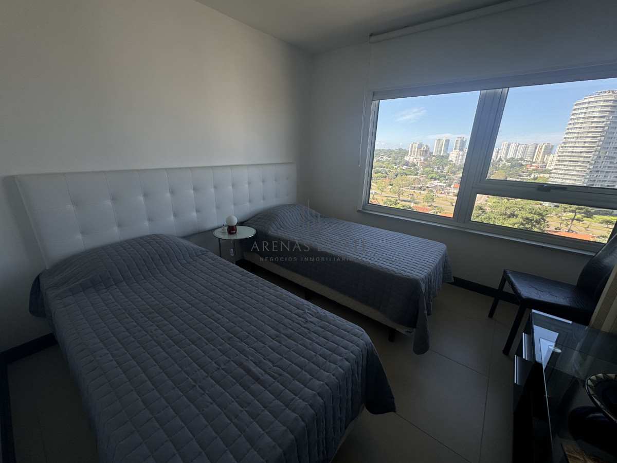 Apartamento ID.3597 - Apartamento de 3 dormitorios en venta en Punta del Este
