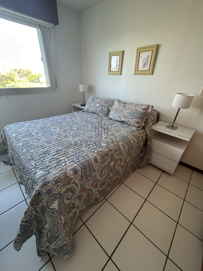 Apartamento ID.2492 - Apartamento en venta de 2 dormitorios en zona Mansa, Punta del Este 