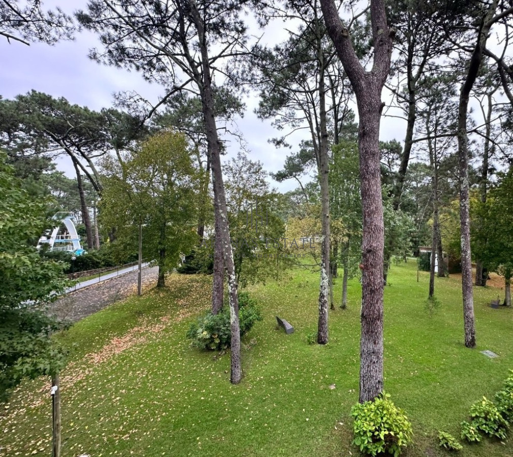 Apartamento ID.2604 - Apartamento de 1 dormitorios en venta en zona Arcobaleno , Punta del Este 