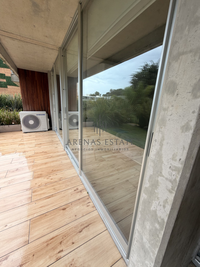 Apartamento ID.4450 - Apartamento en venta de dos dormitorios en zona Mansa , Punta del Este 