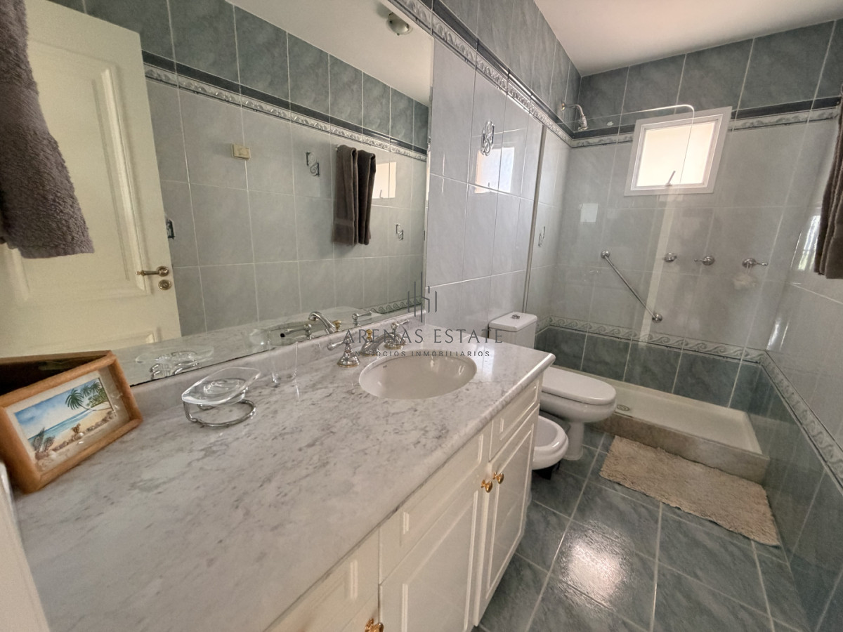 Apartamento ID.4394 - Apartamento en venta en Coral Tower 3 dormitorios , Paya Mansa