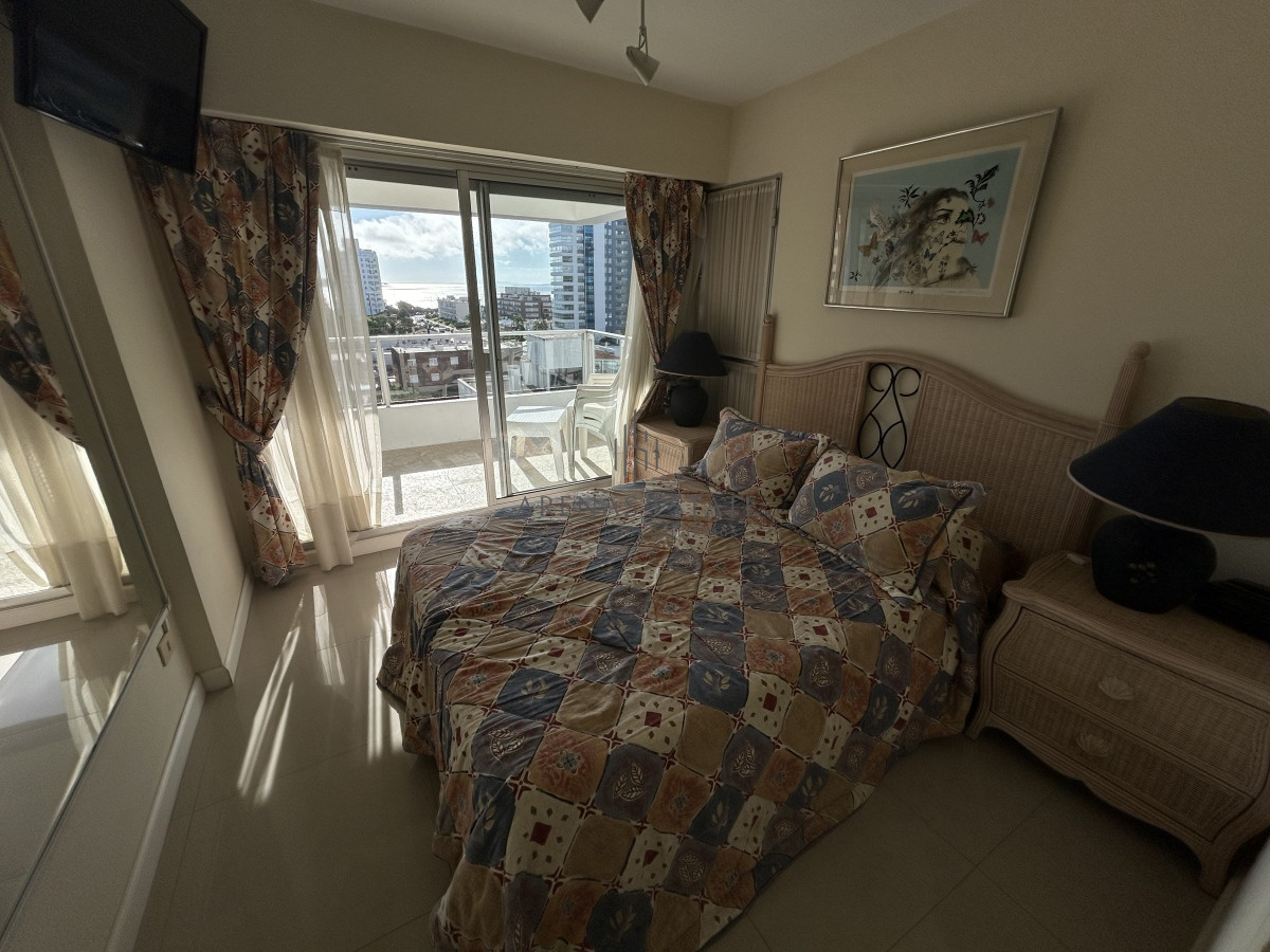 Apartamento ID.2343 - Apartamento en venta de 3 dormitorios en Aidy Grill , Punta del Este 