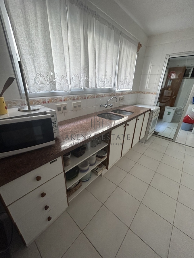 Apartamento ID.2072 - Apartamento de 3 dormitorios en venta Zona brava , Punta del Este