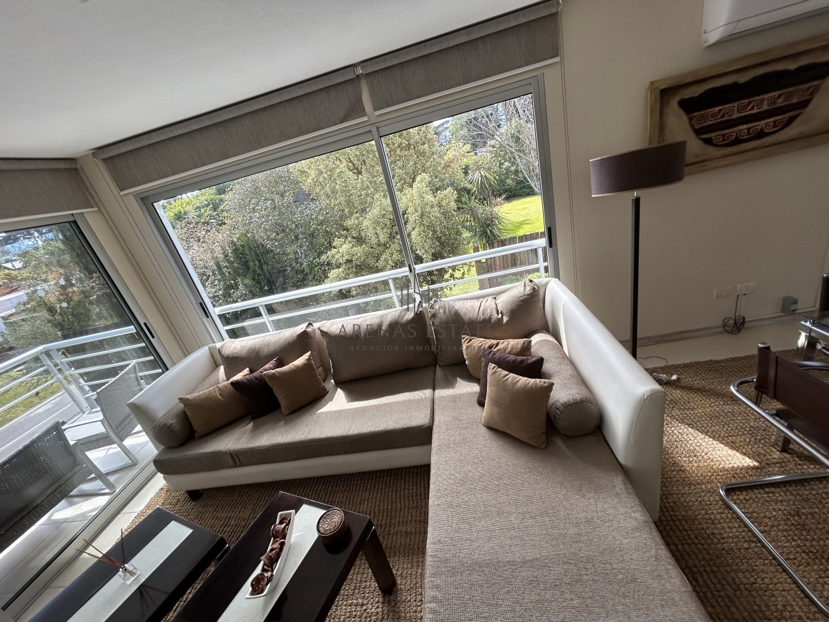 Apartamento ID.1932 - Apartamento de 3 dormitorios en zona Mansa , Punta del Este 