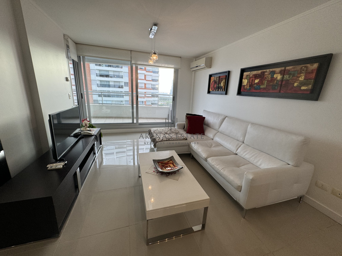 Apartamento ID.3594 - Apartamento en venta de 3 dormitorios , Punta del Este Zona Chiverta 