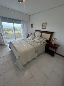 Apartamento ID.2072 - Apartamento de 3 dormitorios en venta Zona brava , Punta del Este