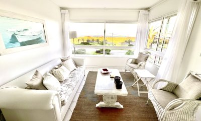Apartamento de dos dormitorios en venta en Punta del Este