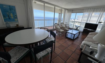Apartamento de 2 dormitorios en venta en Punta del Este