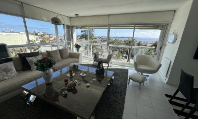 Apartamento de 3 dormitorios en venta en Punta del Este