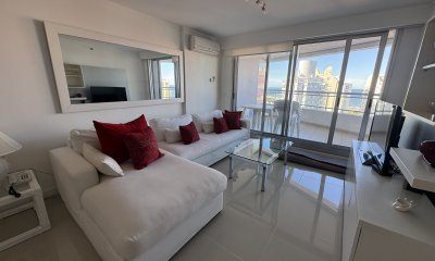 Apartamento de 3 dormitorios en venta en Punta del Este