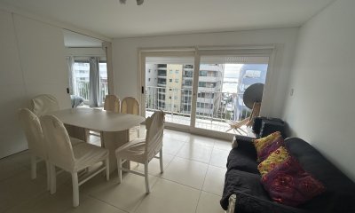 Apartamento de 2 dormitorios en venta en Punta del Este