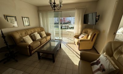 Apartamento de dos dormitorios en venta en Punta del Este