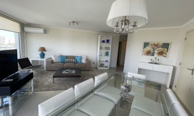 Apartamento de tres dormitorios en Punta del Este
