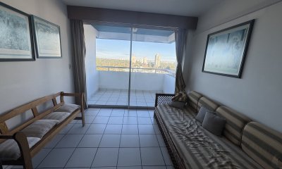 Apartamento de 3 dormitorios en venta en Punta del Este, Roosevelt