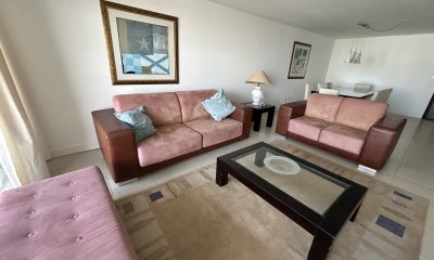 Apartamento de 3 dormitorios en venta en Punta del Este