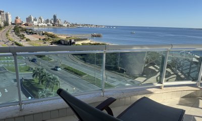 Apartamento de 3 dormitorios en venta en Punta del Este en primera linea de la Mansa