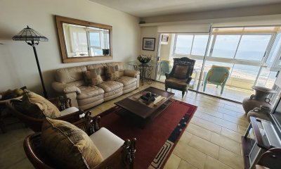 Apartamento de 3 dormitorios en Peninsula  Punta del Este