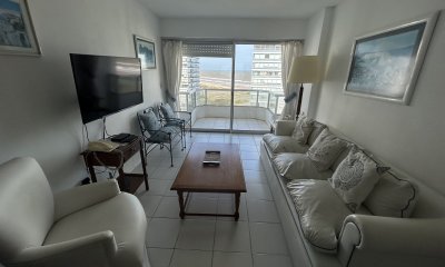 Apartamento de 2 dormitorios sobre chiverta , Punta del Este