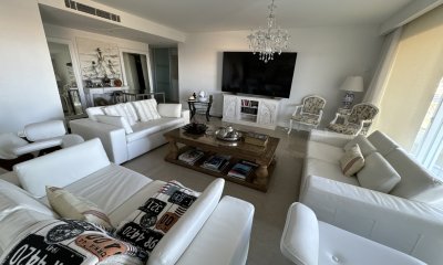 Apartamento de 3 dormitorios y dependencia de servicio en primera linea de la Mansa