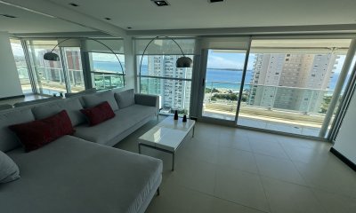Apartamento de 3 dormitorios en venta en Punta del Este