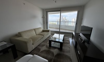 Apartamento de 3 dormitorios en venta en Punta del Este