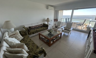 Excepcional apartamento de 3 dormitorios zona Mansa , Punta del este