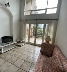 Apartamento duplex , 3 dormitorios , punta del este