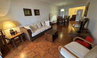 Apartamento en venta de 3 dormitorios en primera linea de la Mansa