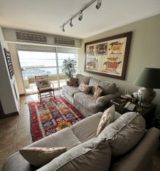 Apartamento de 3 dormitorios en venta en Punta del Este