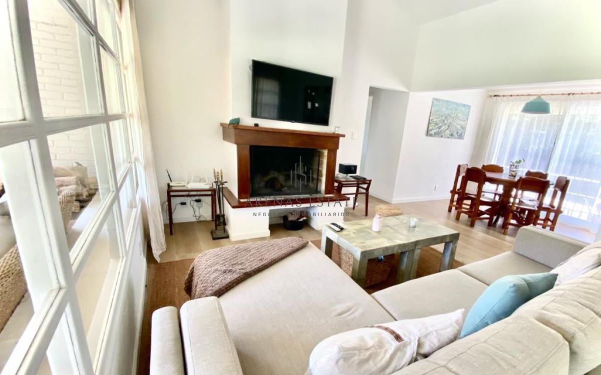 Casa ID.1452 - En venta casa en zona Mansa 