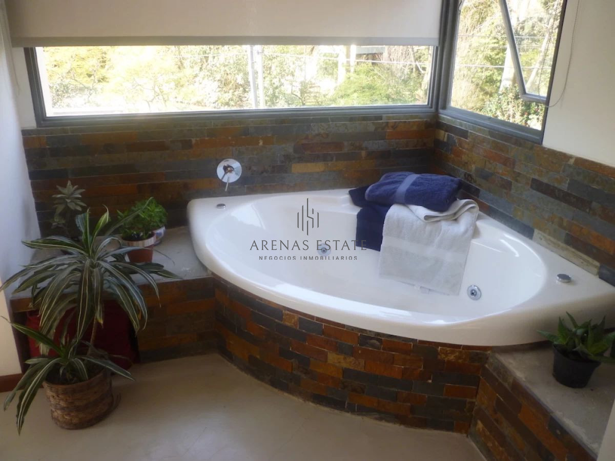 Casa ID.3097 - Casa en alquiler anual , lugano Punta del este 