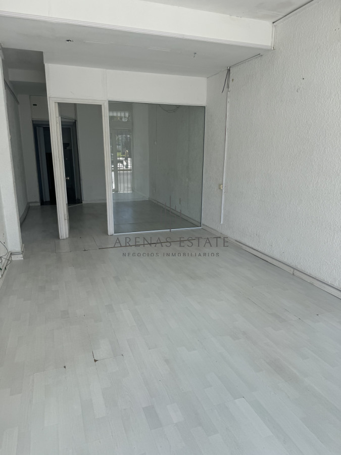 Local Comercial ID.3364 - Locales en alquiler en zona comercial  de Punta del Este 